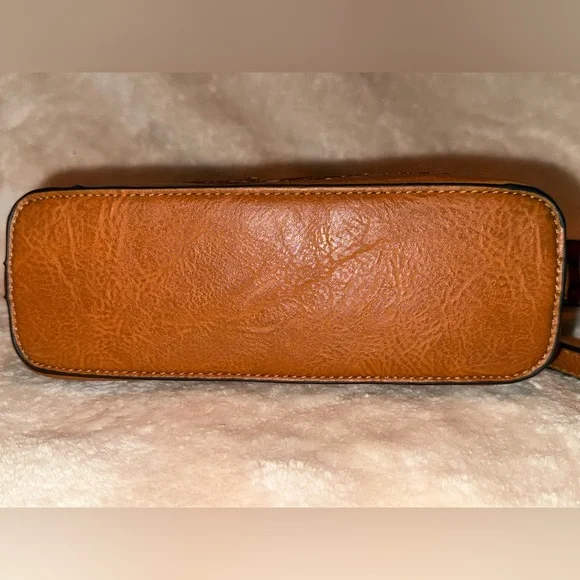 Sam & Hadley Intricate Floral Embroidered Tan Leather Boho Crossbody ShoulderBag - Picture 6 of 11